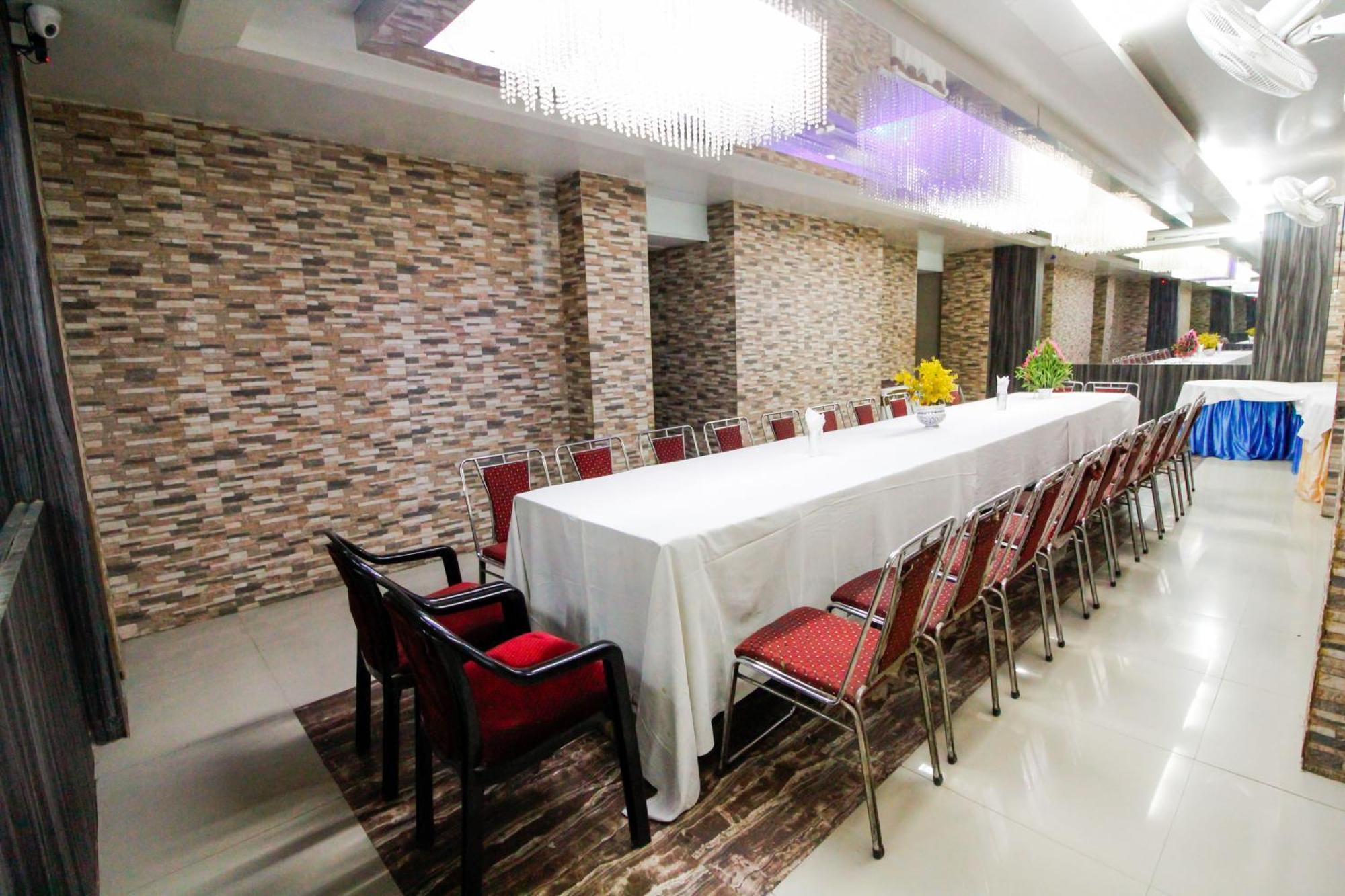Hotel Rishi Regency Jabalpur Exterior foto