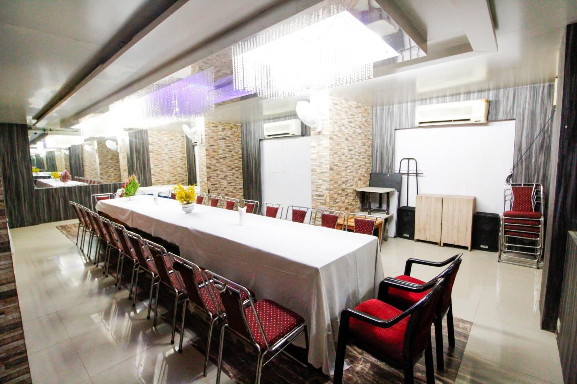 Hotel Rishi Regency Jabalpur Exterior foto